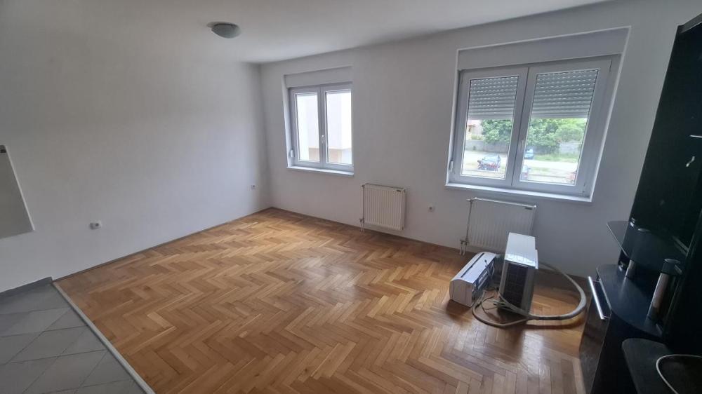 Glavna slika -Dvosoban stan za izdavanje, 67m2, 500€
