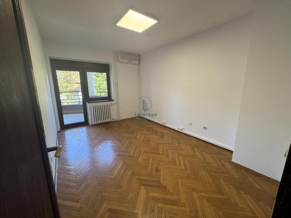 Slika 5 -  Kuća za izdavanje, 290m2, 2.500€