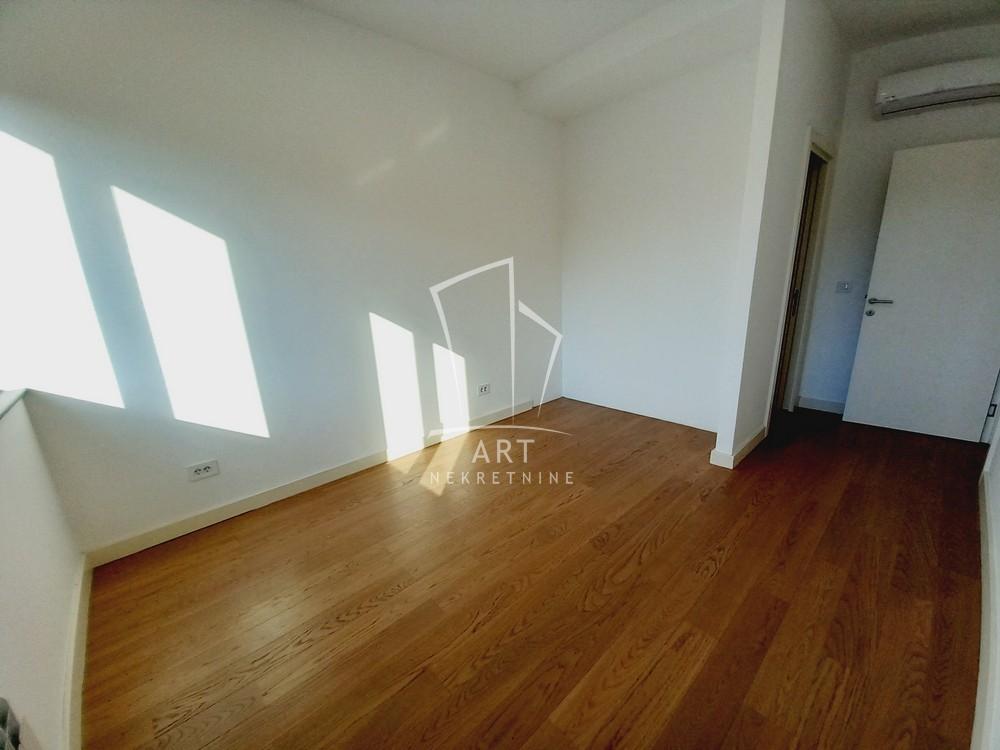 Slika 3 - Bulevar Vudroa Vilsona, Trosoban stan za izdavanje, 74m2, 1.300€