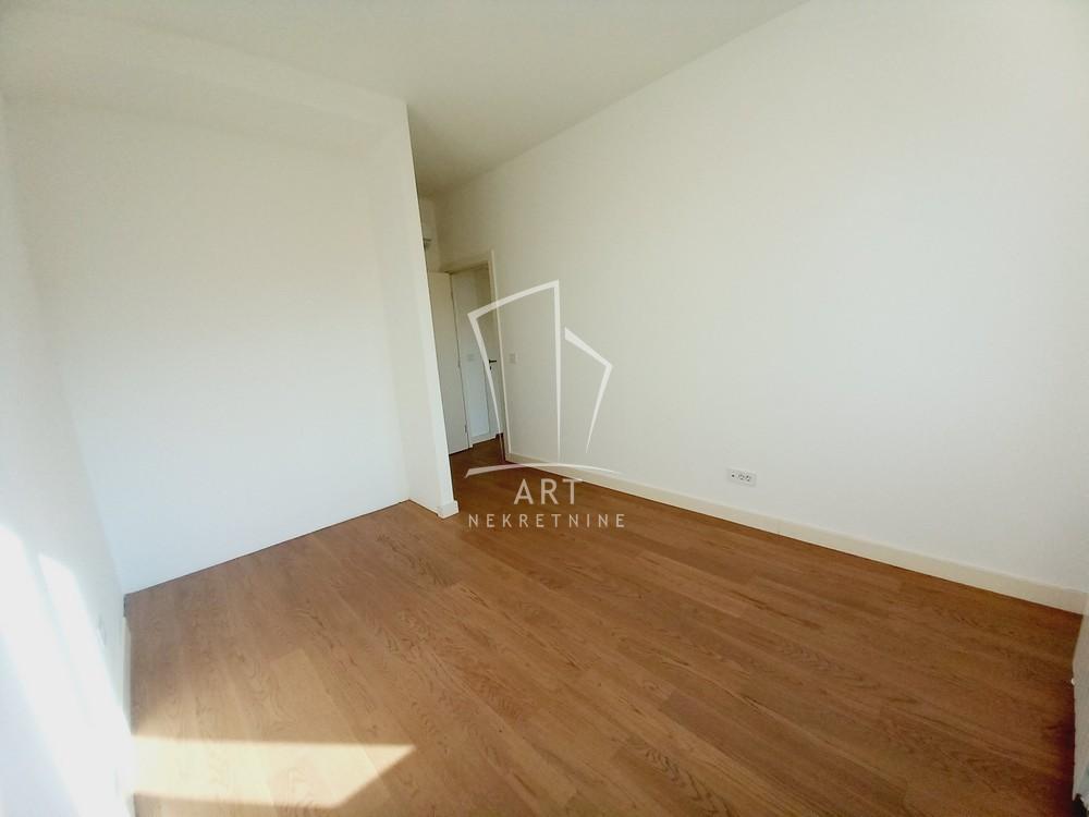 Slika 4 - Bulevar Vudroa Vilsona, Trosoban stan za izdavanje, 74m2, 1.300€