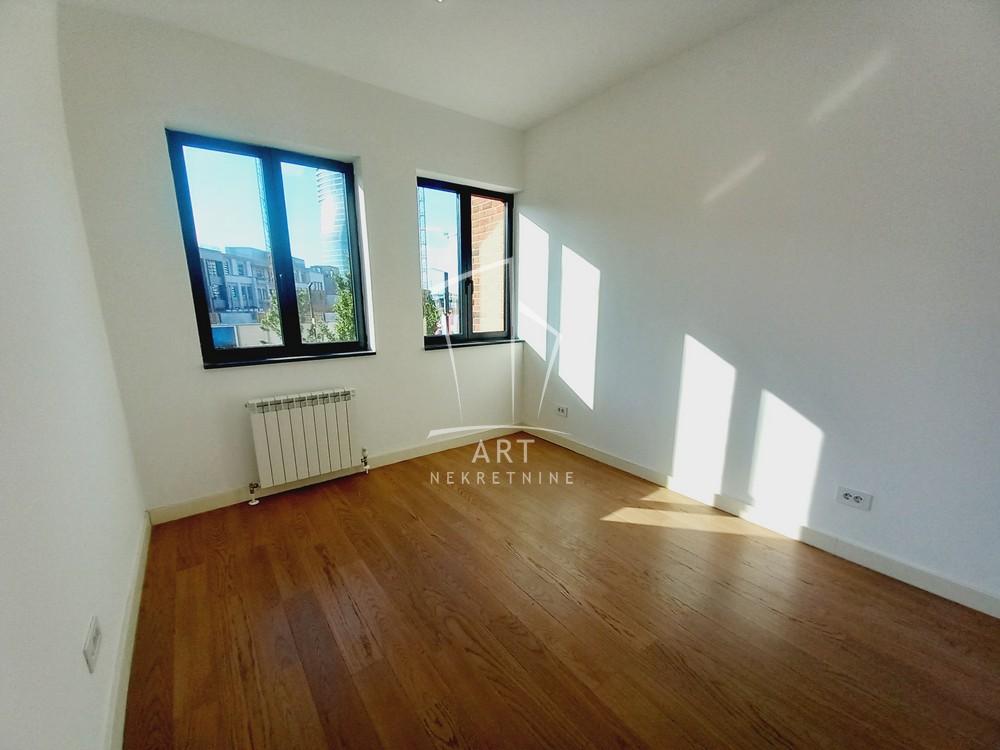 Slika 5 - Bulevar Vudroa Vilsona, Trosoban stan za izdavanje, 74m2, 1.300€