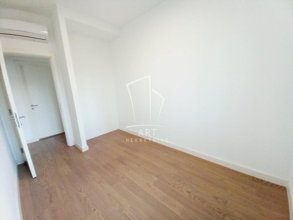 Slika 6 - Bulevar Vudroa Vilsona, Trosoban stan za izdavanje, 74m2, 1.300€