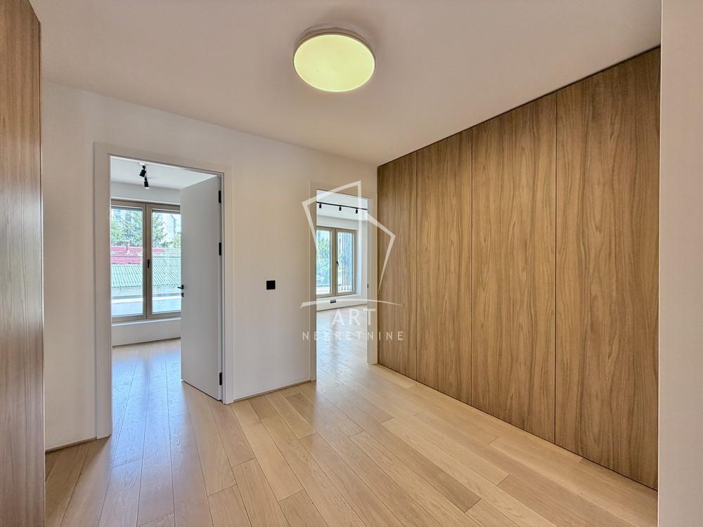 Slika 5 - Sazonova, Trosoban stan za izdavanje, 132m2, 1.600€