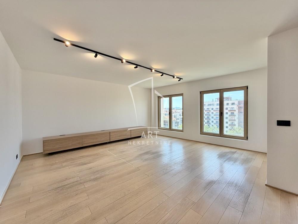 Slika 1 - Sazonova, Trosoban stan za izdavanje, 132m2, 1.600€