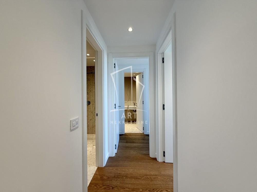 Slika 9 - Omladinskih brigada, Trosoban stan na prodaju, 170m2, 870.000€