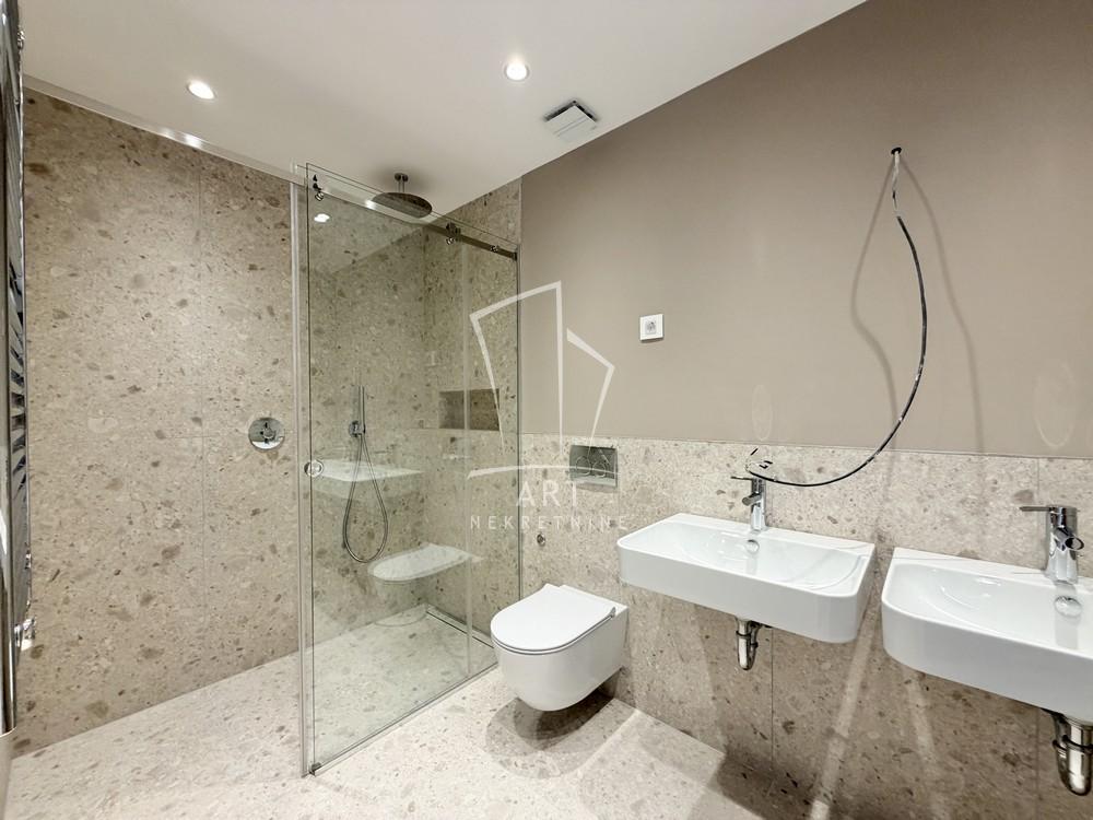 Slika 11 - Omladinskih brigada, Trosoban stan na prodaju, 170m2, 870.000€
