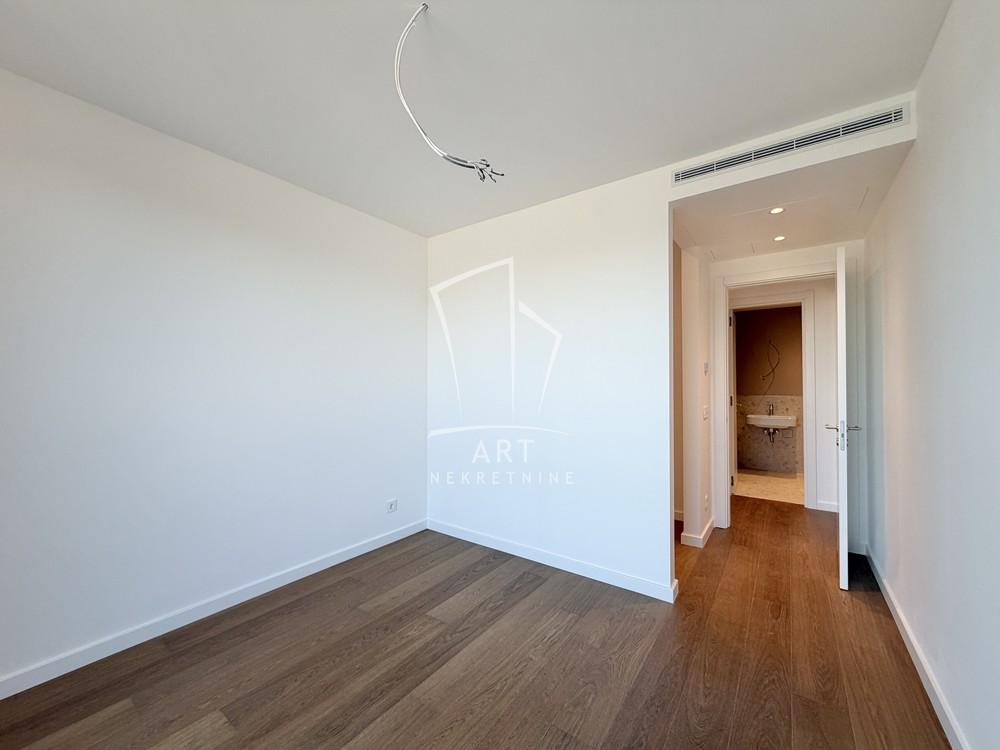 Slika 5 - Omladinskih brigada, Trosoban stan na prodaju, 170m2, 870.000€