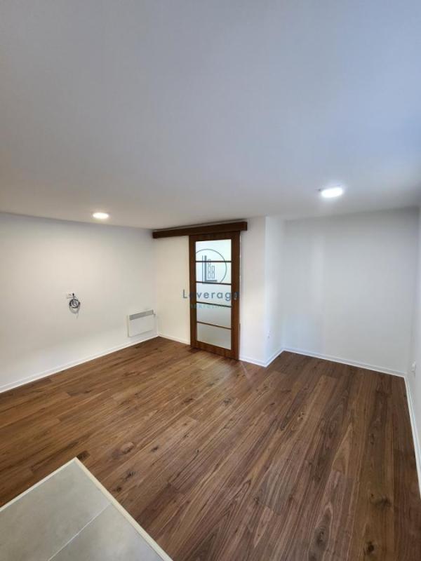 Slika 1 - Viktora Igoa, Jednoiposoban stan na prodaju, 30m2, 139.885€