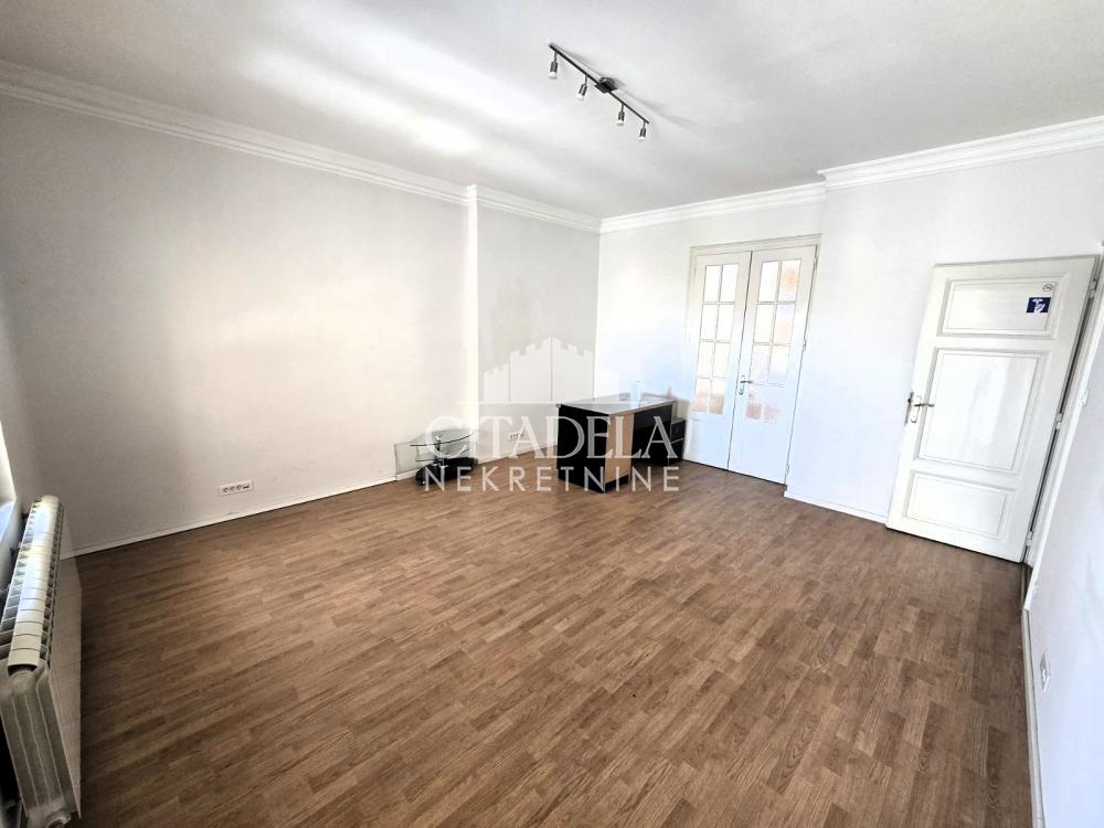 Slika 3 - Uzun Mirkova, Četvorosoban stan za izdavanje, 123m2, 1.600€