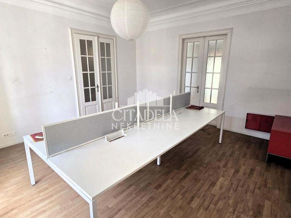 Slika 4 - Uzun Mirkova, Četvorosoban stan za izdavanje, 123m2, 1.600€