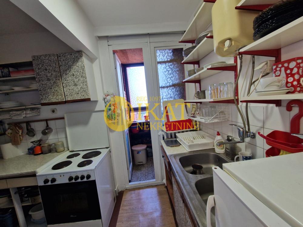 Slika 5 - Patrijarha Joanikija, Četvorosoban stan na prodaju, 87m2, 205.000€