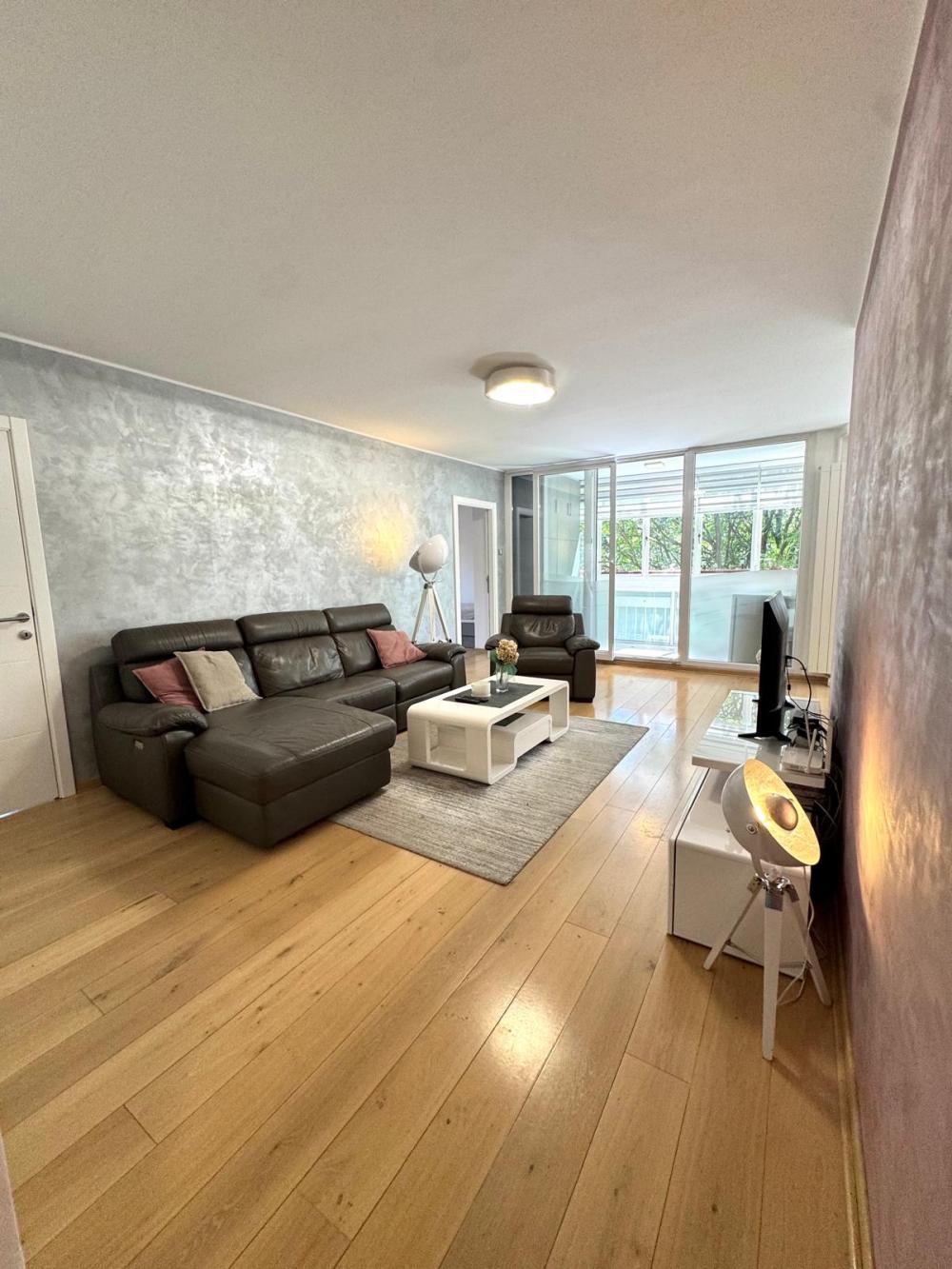 Slika 1 - Bulevar Kralja Aleksandra, Četvorosoban stan za izdavanje, 94m2, 1.200€