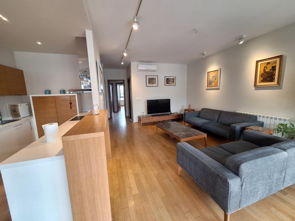 Glavna slika -Mome Kapora, Trosoban stan za izdavanje, 102m2, 1.800€