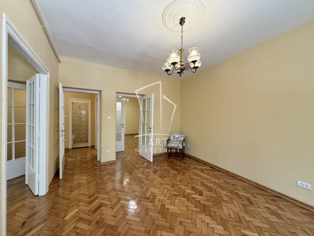 Slika 2 - Cetinjska, Četvorosoban stan na prodaju, 65m2, 350.000€