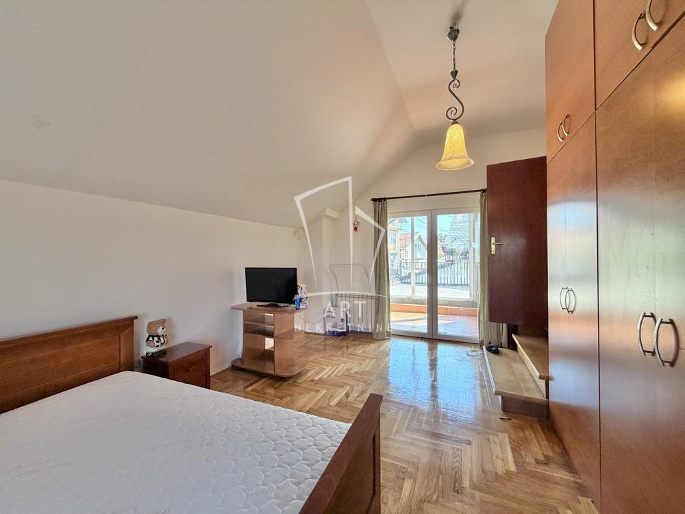 Slika 10 - Rada Ostojića,  Kuća na prodaju, 158m2, 199.000€