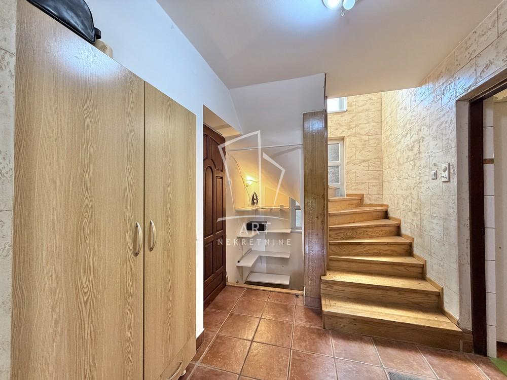 Slika 7 - Rada Ostojića,  Kuća na prodaju, 158m2, 199.000€