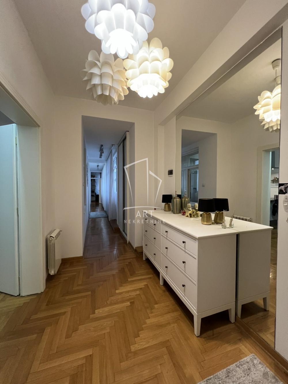Slika 4 - Zmaj Jovina, Četvorosoban stan za izdavanje, 99m2, 1.500€