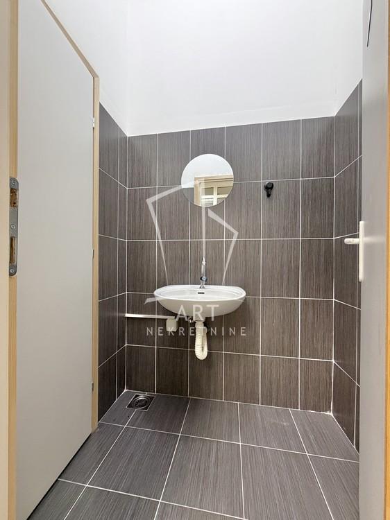 Slika 5 - Vojvode Stepe,  Lokal na prodaju, 14m2, 56.000€