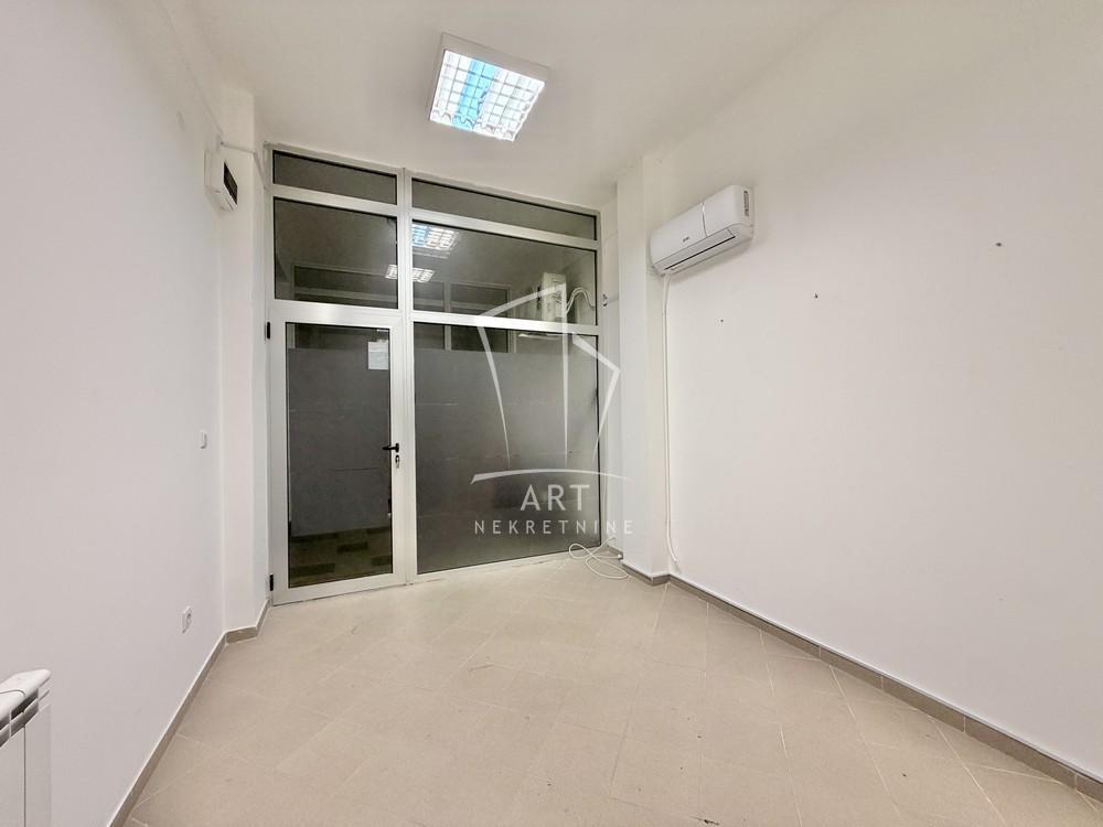 Glavna slika -Vojvode Stepe,  Lokal na prodaju, 14m2, 56.000€