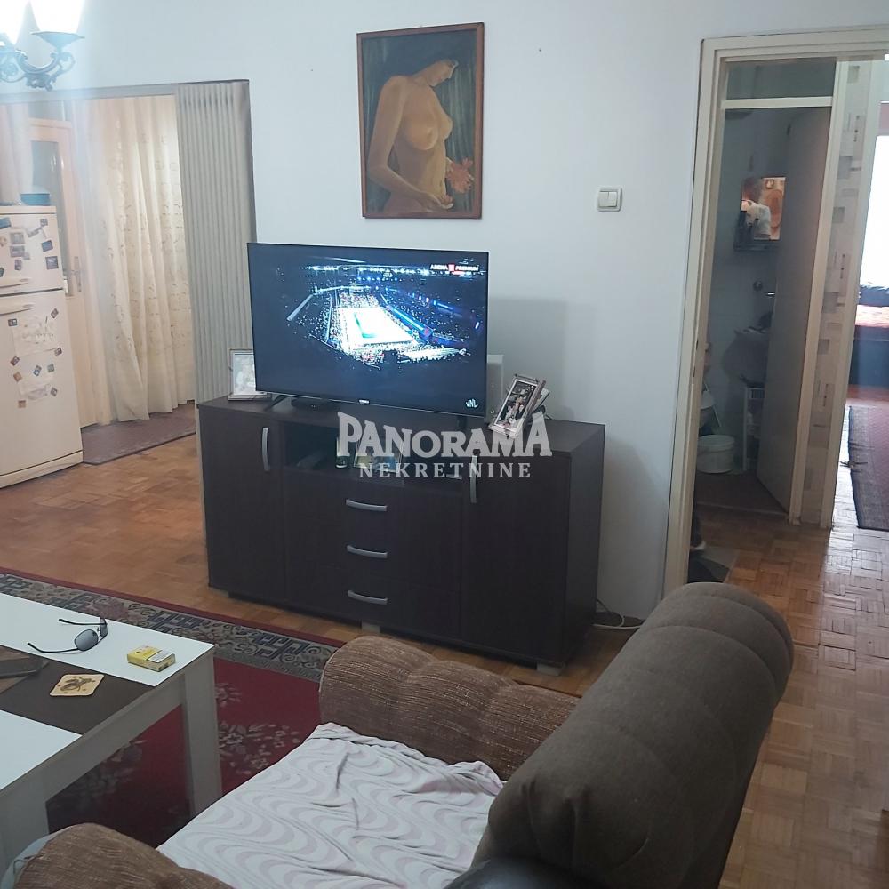 Slika 2 - Pere Velimirovića, Dvoiposoban stan na prodaju, 73m2, 210.000€