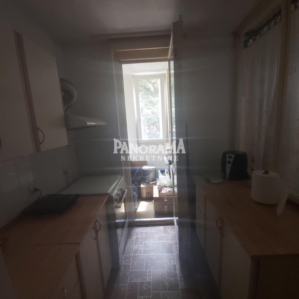 Slika 4 - Pere Velimirovića, Dvoiposoban stan na prodaju, 73m2, 210.000€