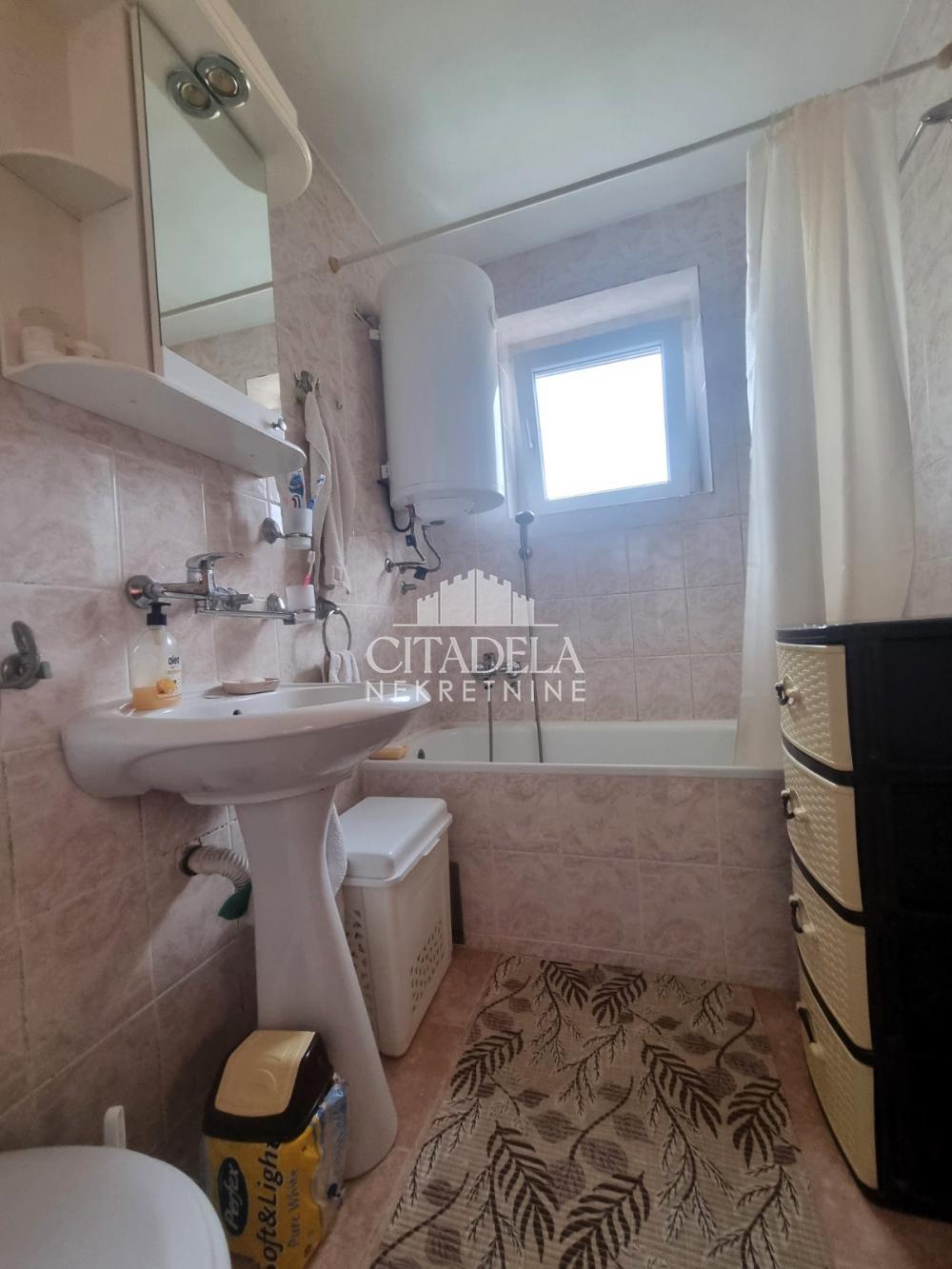 Slika 10 - Jevrema Nešića (Sremčica),  Kuća na prodaju, 140m2, 235.000€