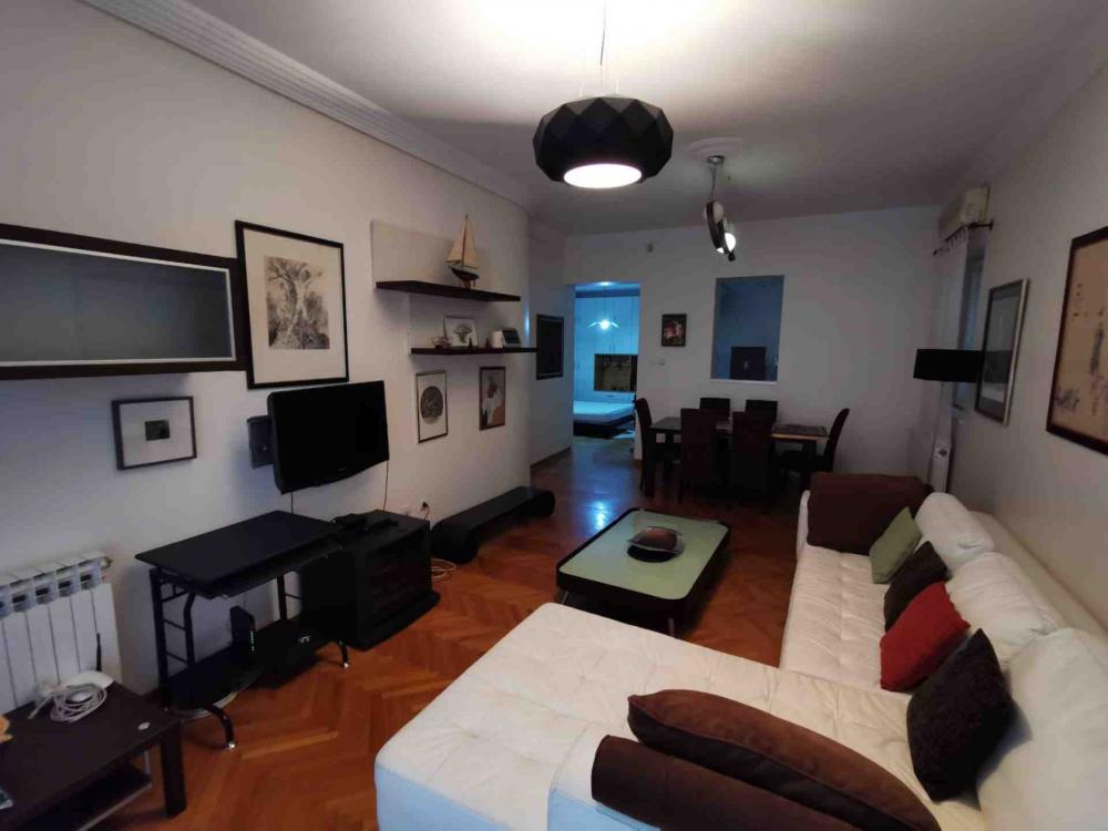 Slika 1 - Knez Mihailova, Dvosoban stan za izdavanje, 67m2, 1.000€