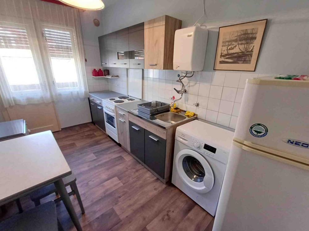 Slika 4 - Admirala Vukovića, Dvosoban stan za izdavanje, 70m2, 470€