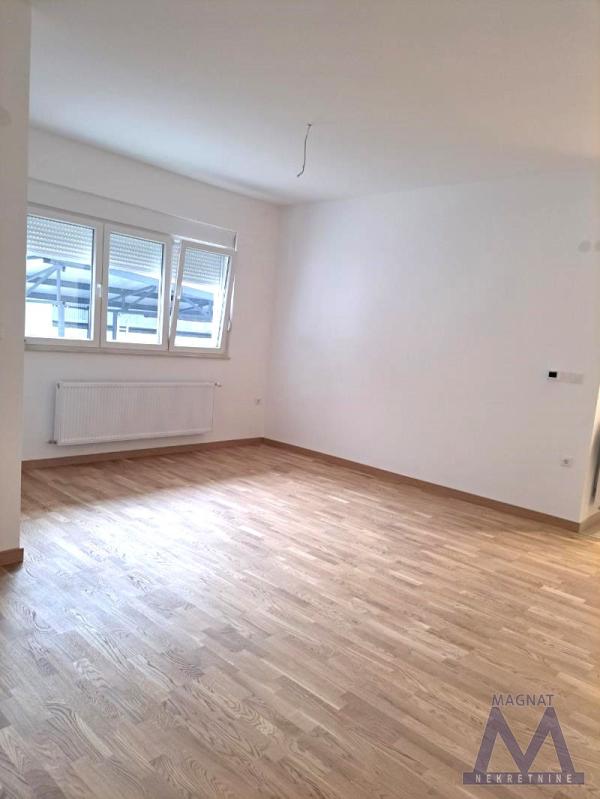 Slika 1 - Dvoiposoban stan za izdavanje, 400€