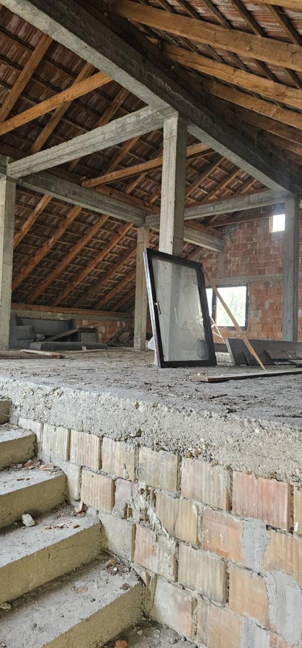Slika 4 - Vranic,  Kuća na prodaju, 400m2, 130.000€