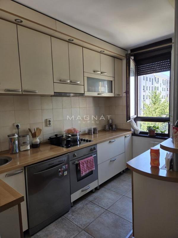 Slika 6 - Metohijska, Četvorosoban stan na prodaju, 109m2, 380.000€
