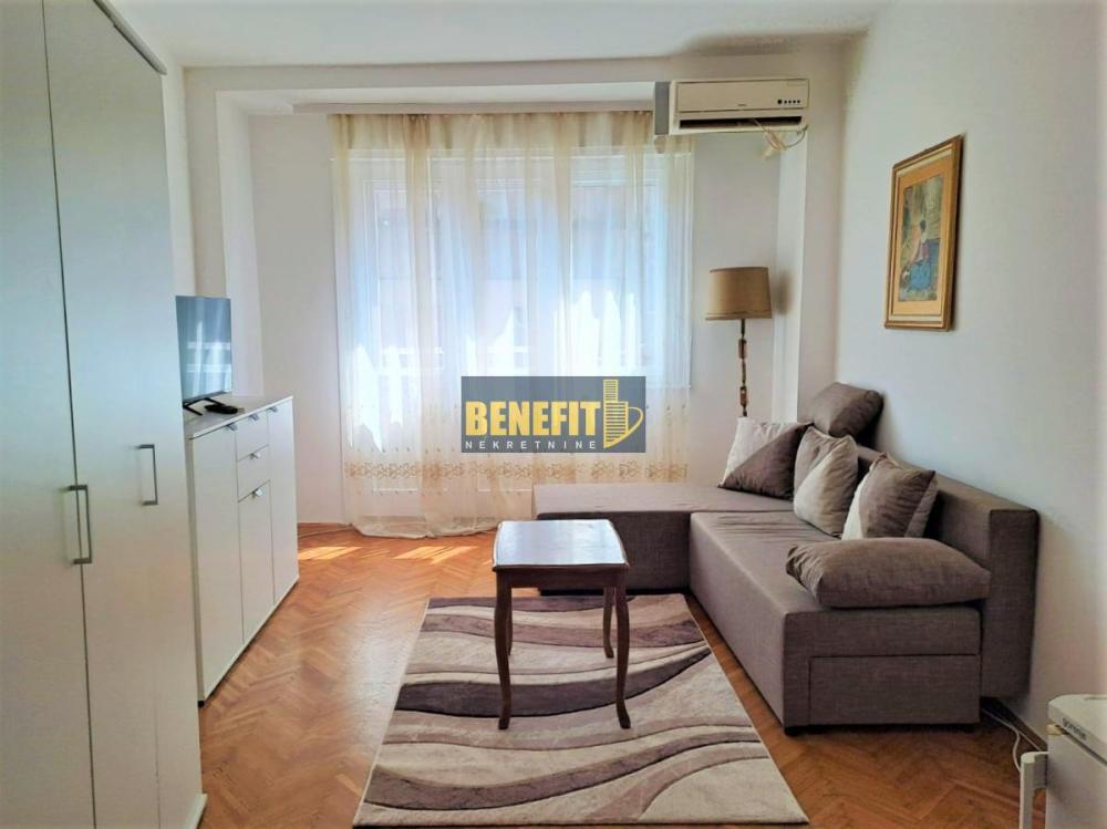 Glavna slika -Jednosoban stan za izdavanje, 33m2, 450€