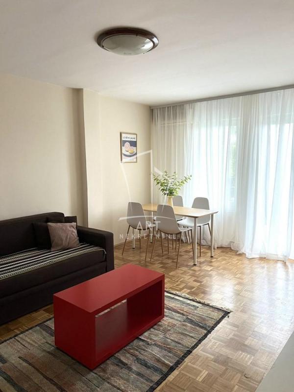 Slika 2 - Metohijska, Trosoban stan za izdavanje, 88m2, 1.200€