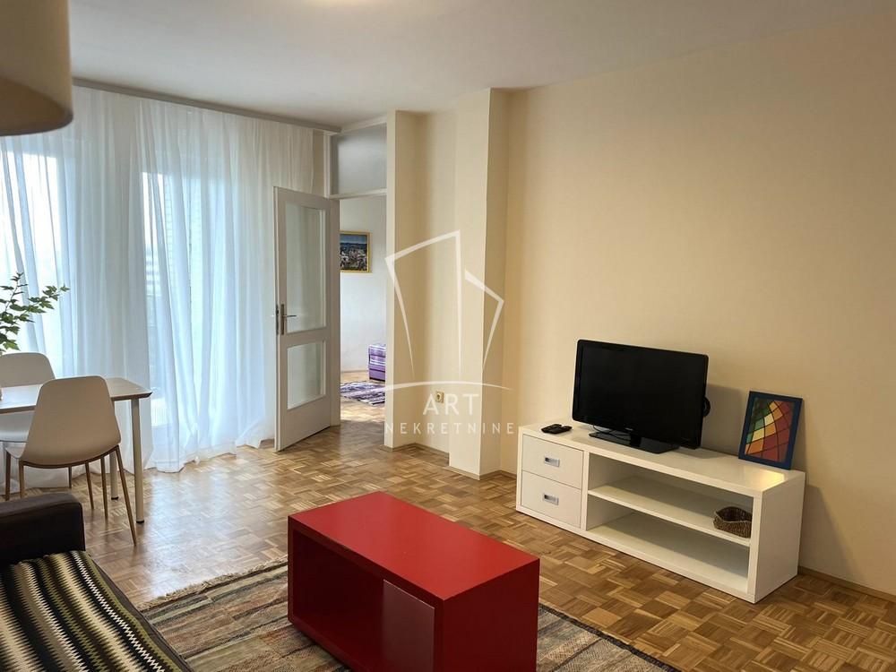 Slika 6 - Metohijska, Trosoban stan za izdavanje, 88m2, 1.200€