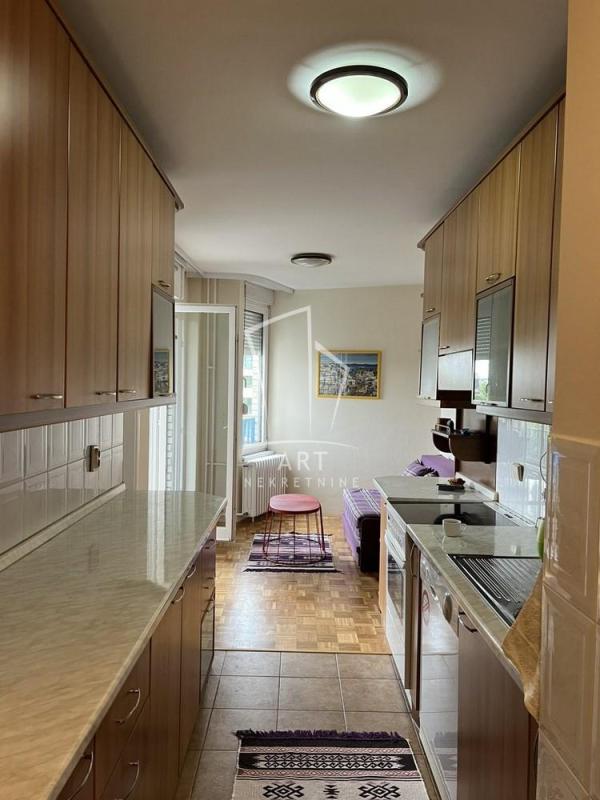 Slika 9 - Metohijska, Trosoban stan za izdavanje, 88m2, 1.200€