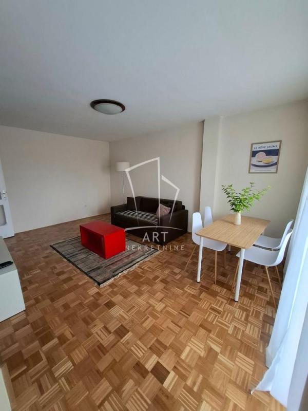 Slika 4 - Metohijska, Trosoban stan za izdavanje, 88m2, 1.200€