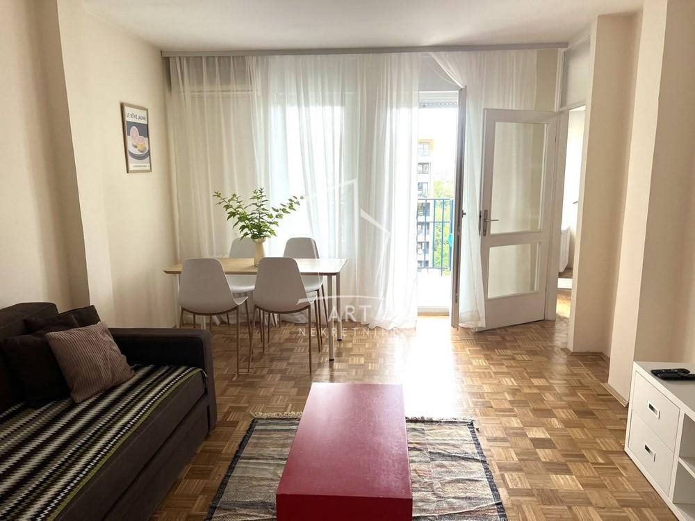 Glavna slika -Metohijska, Trosoban stan za izdavanje, 88m2, 1.200€