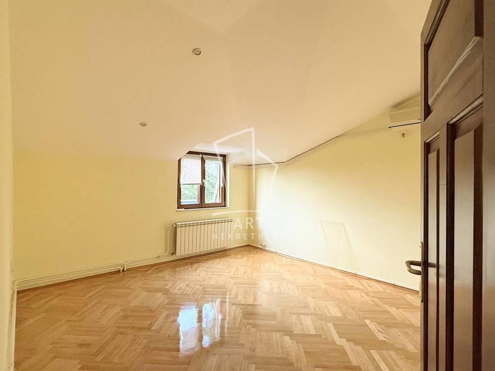 Slika 9 - Ružićeva, Šestosoban stan za izdavanje, 186m2, 2.450€
