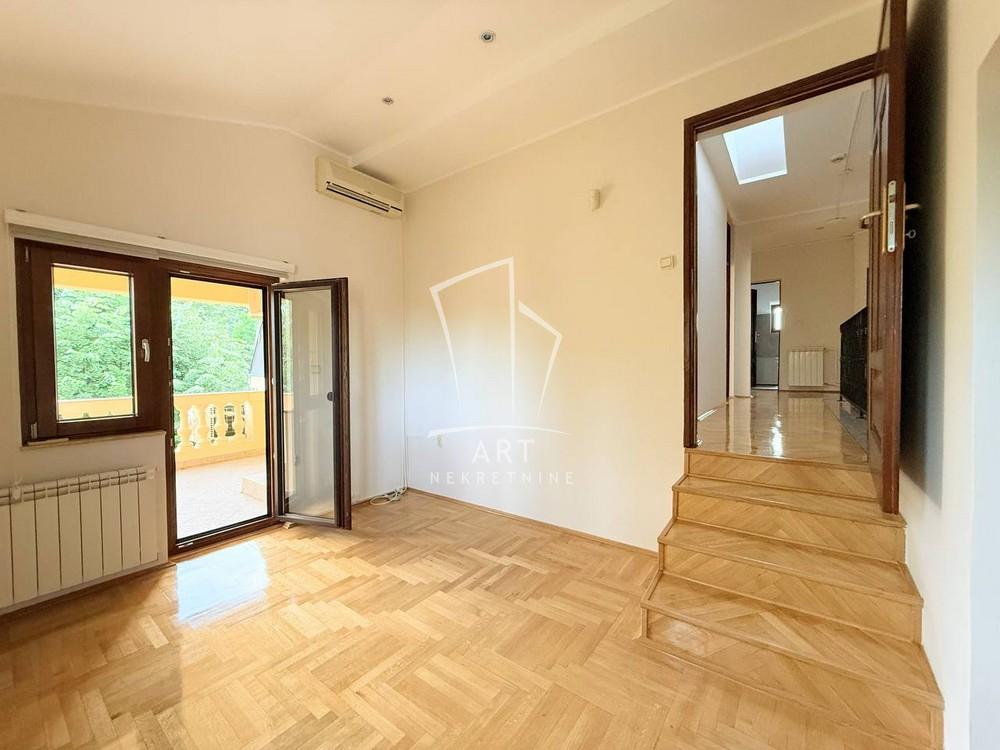 Slika 10 - Ružićeva, Šestosoban stan za izdavanje, 186m2, 2.450€