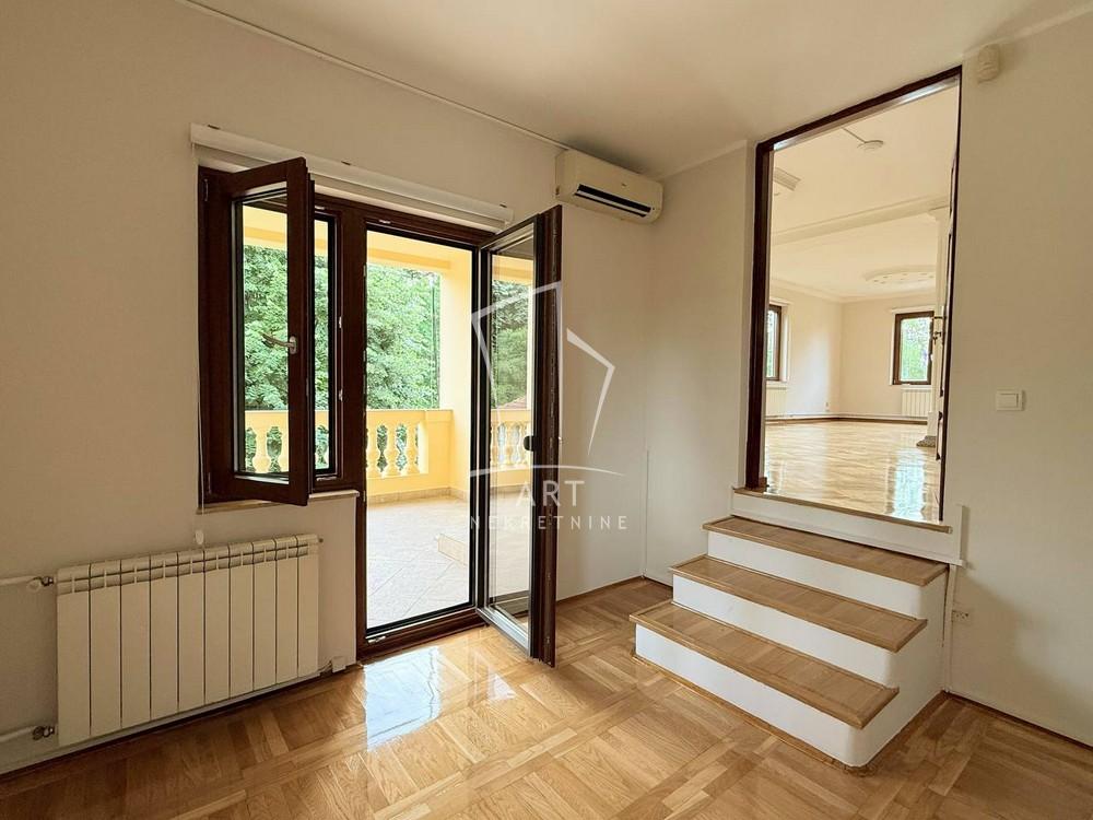 Slika 3 - Ružićeva, Šestosoban stan za izdavanje, 186m2, 2.450€