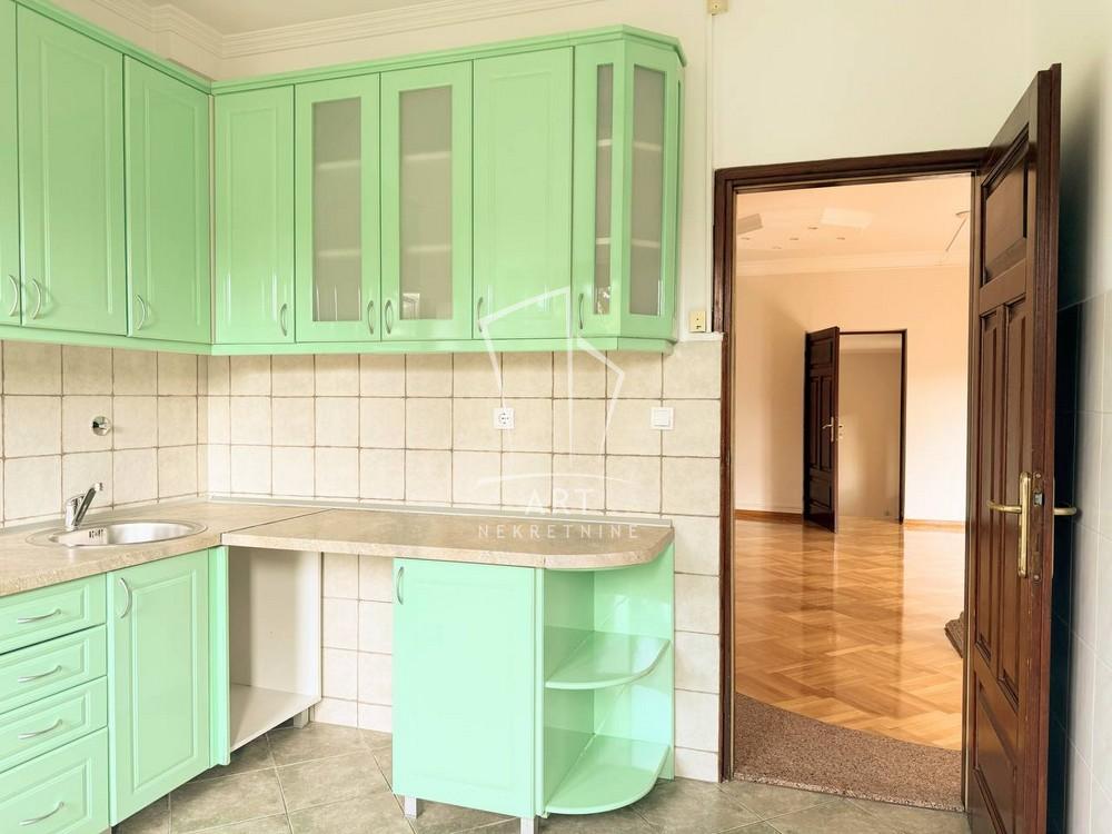 Slika 5 - Ružićeva, Šestosoban stan za izdavanje, 186m2, 2.450€