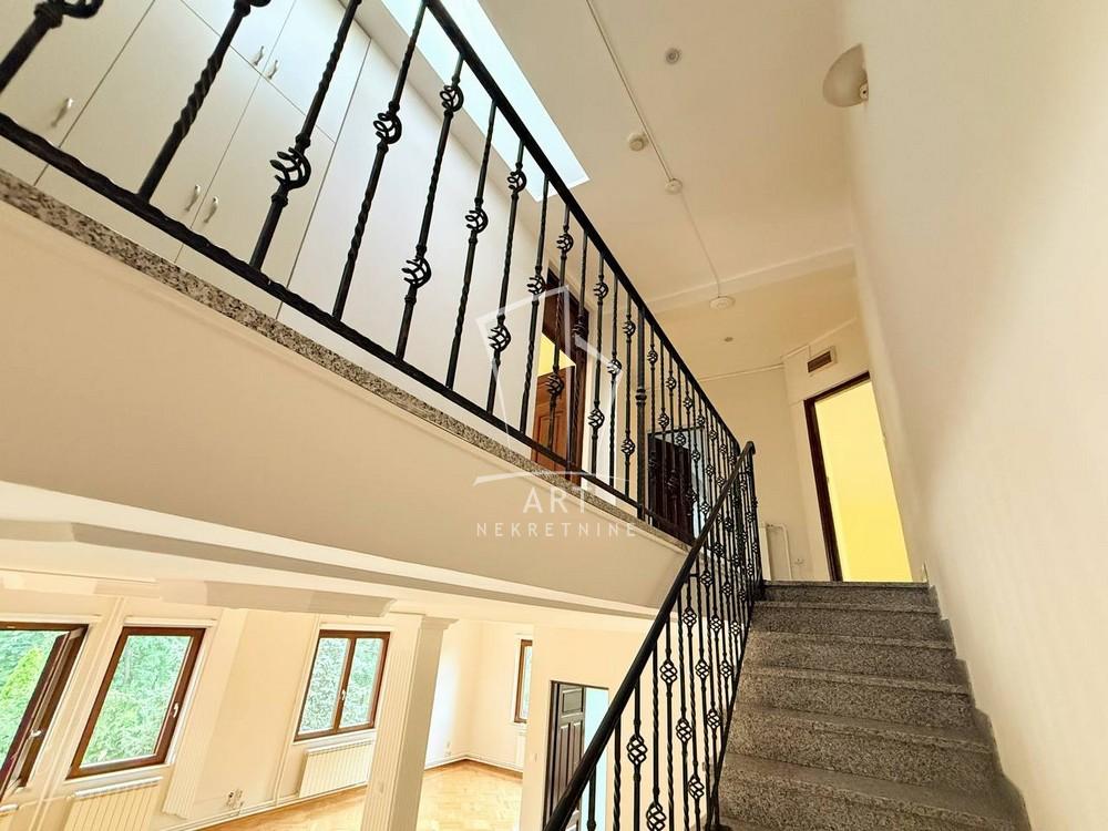 Slika 6 - Ružićeva, Šestosoban stan za izdavanje, 186m2, 2.450€