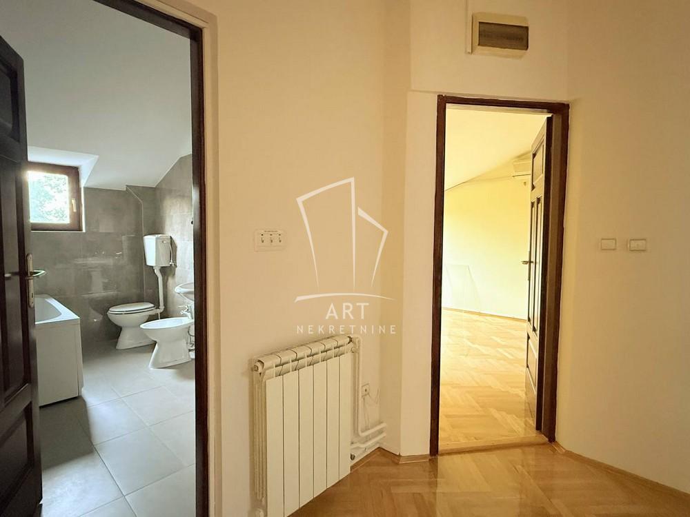 Slika 8 - Ružićeva, Šestosoban stan za izdavanje, 186m2, 2.450€