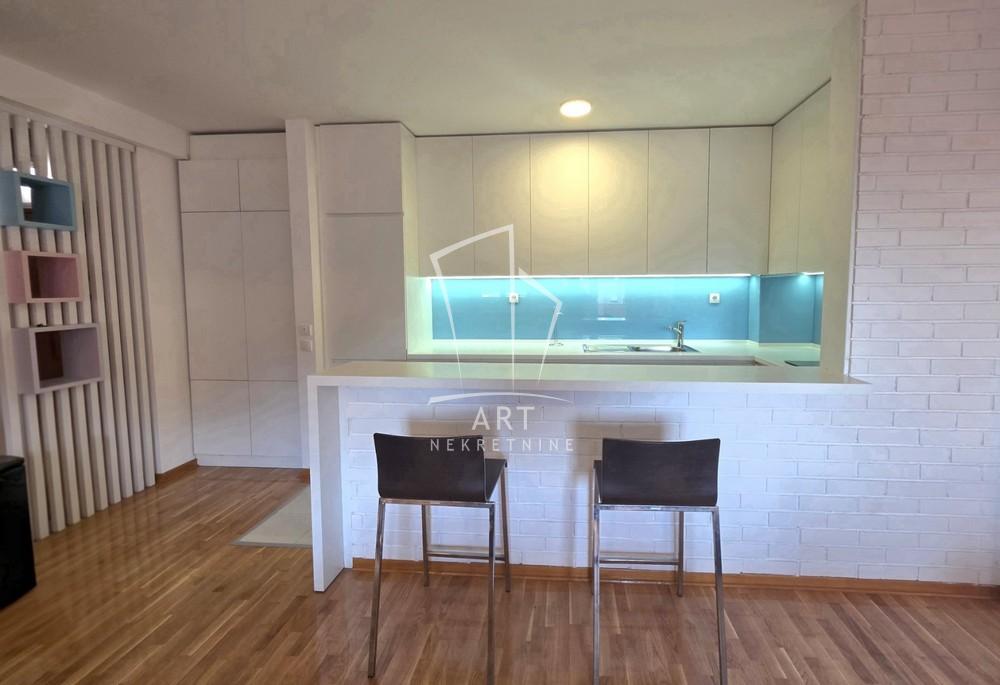 Slika 3 - Ilije Stojadinovića, Trosoban stan za izdavanje, 80m2, 750€