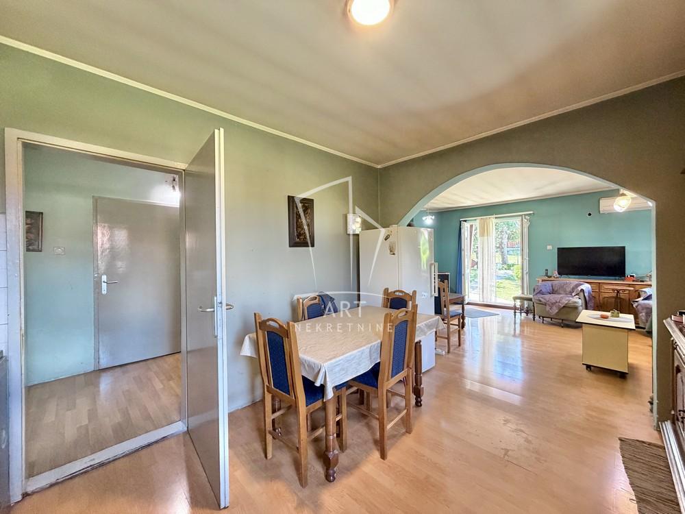 Slika 6 - Lipovički put,  Kuća na prodaju, 304m2, 180.000€