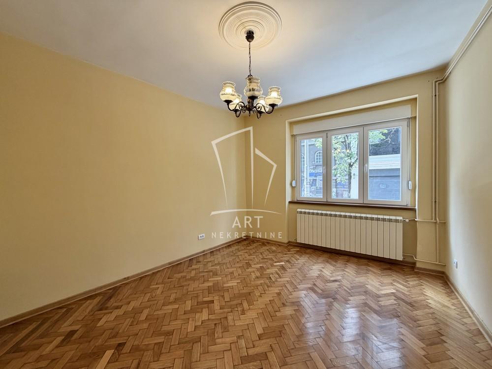 Slika 2 - Cetinjska, Četvorosoban stan na prodaju, 65m2, 350.000€