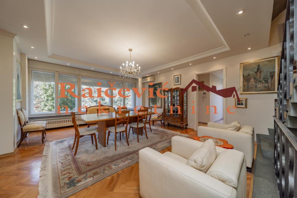 Slika 2 - Vojvodjanskih brigada,  Kuća na prodaju, 273m2, 700.000€