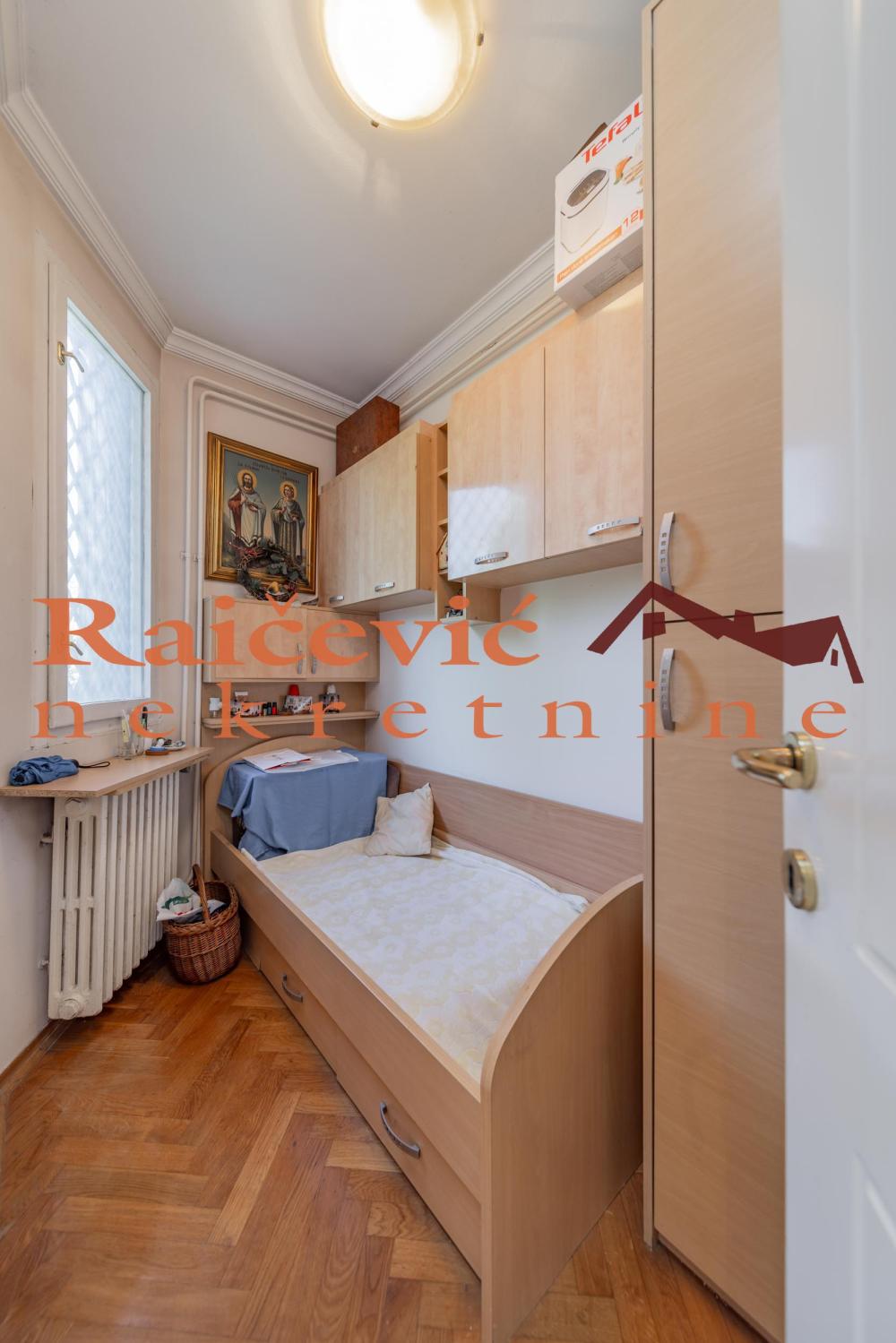 Slika 6 - Vojvodjanskih brigada,  Kuća na prodaju, 273m2, 700.000€
