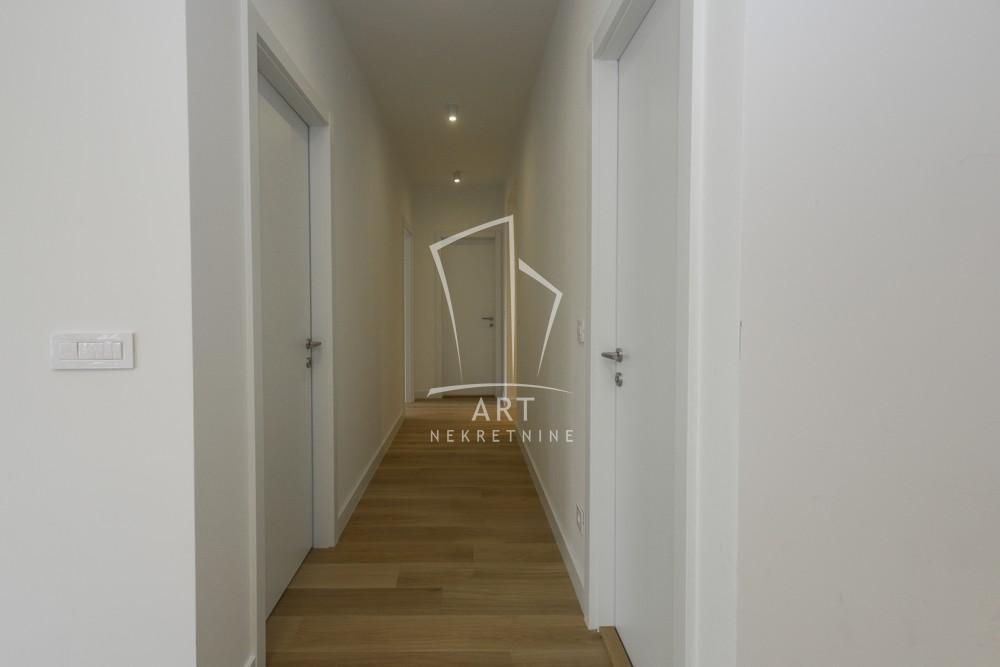 Slika 2 - Luke Ćelovića Trebinjca, Trosoban stan na prodaju, 78m2, 425.000€