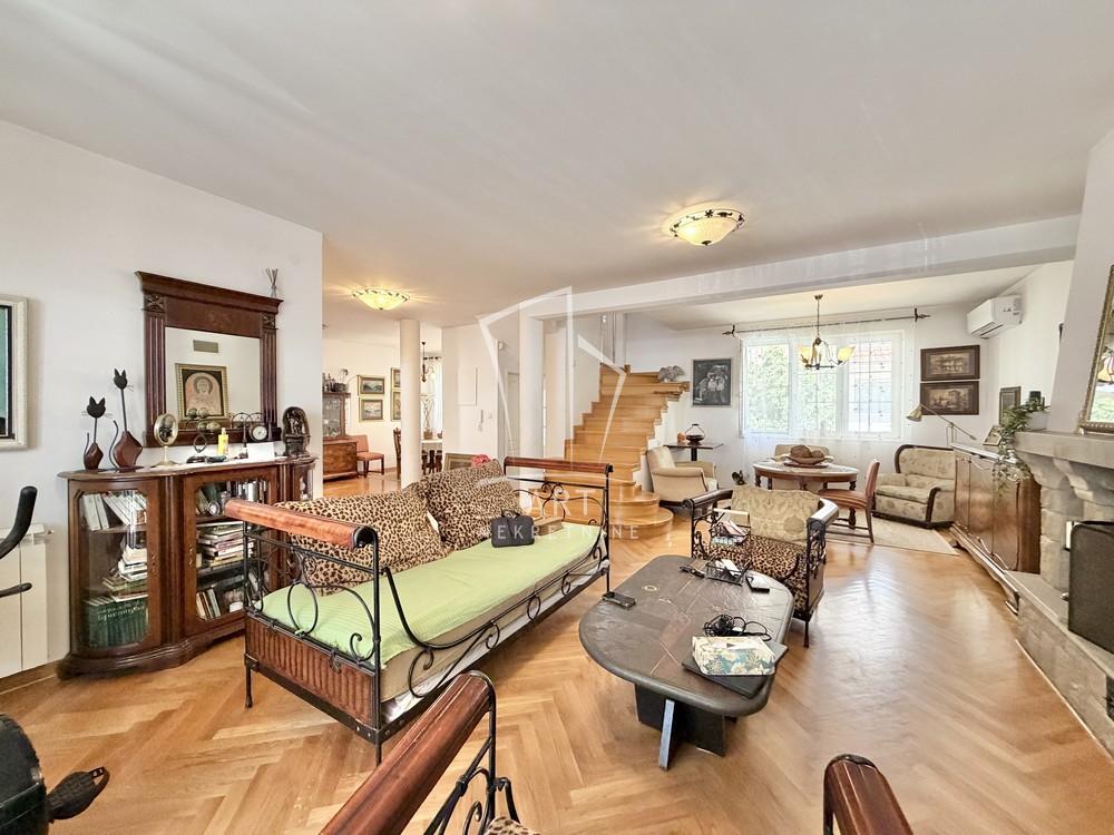 Slika 3 - Vojvode Blažete,  Kuća na prodaju, 267m2, 680.000€